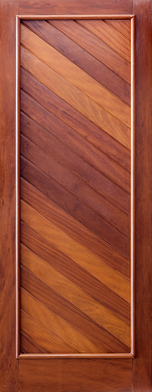 Porta clássica com almofada diagonal